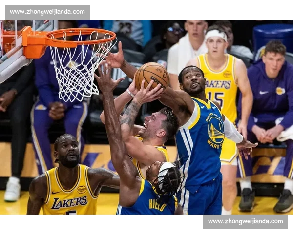 湖人勇士季前赛焦点对决新阵容磨合与老将状态全解析战术博弈之夜