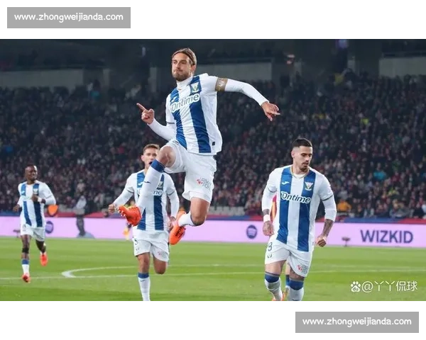 瓦伦西亚对阵马德里竞技焦点之战直播前瞻与看点解析全面解读赛场走势